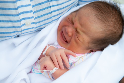 7-reasons-why-your-newborn-is-crying